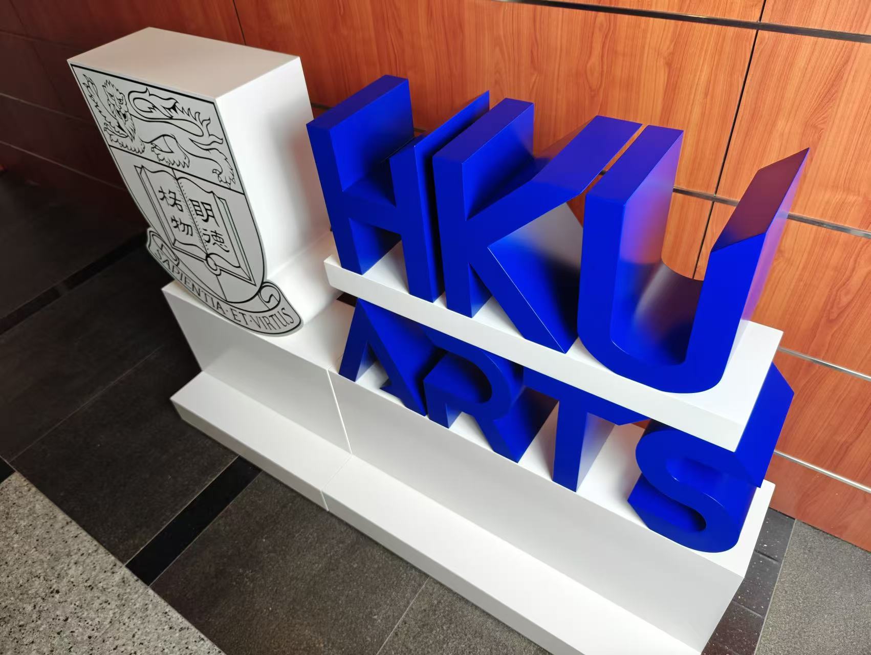 金屬座地立體字，座地立體字，大型立體字擺設，立體logo擺設，立體字製作，訂製立體字